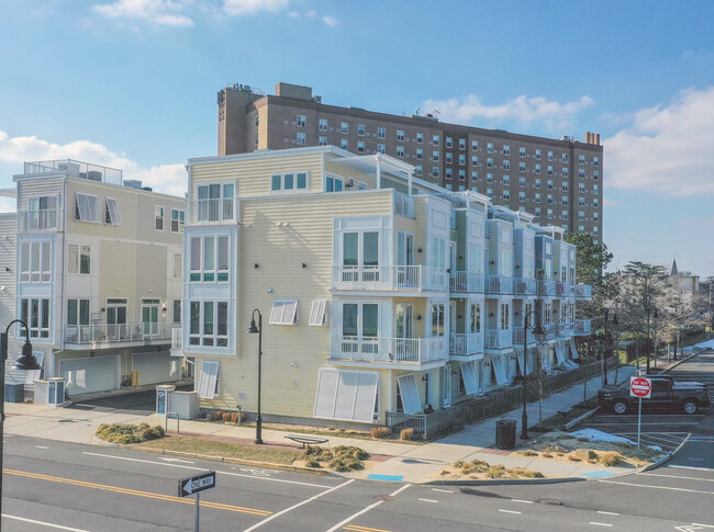 807 Kingsley St in Asbury Park, NJ - Foto de edificio - Building Photo