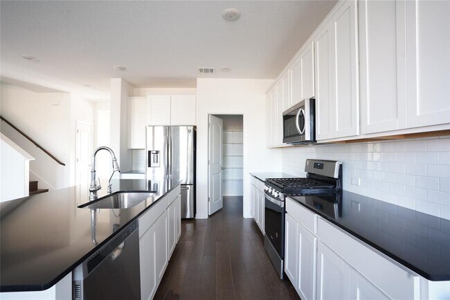 property at 304 Northview Ln