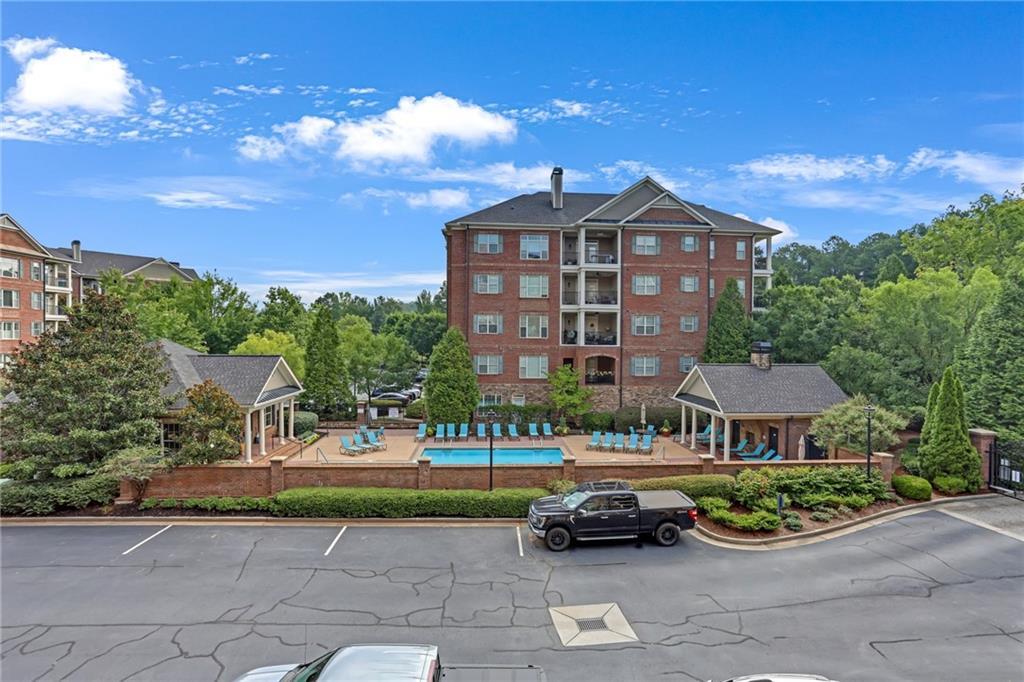2300 Peachford Rd in Atlanta, GA - Building Photo