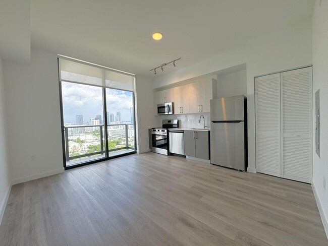 90 NE 17th St, Unit 2111 in Miami, FL - Foto de edificio - Building Photo