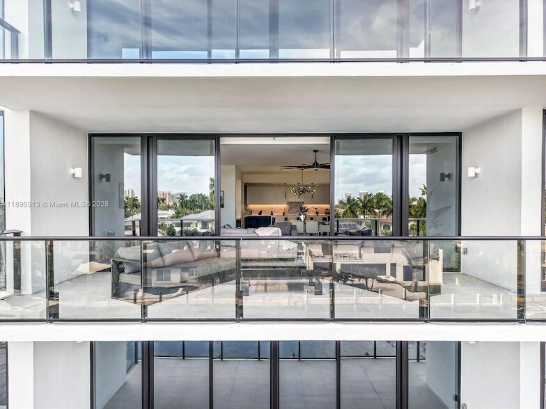 160 Isle of Venice Dr, Unit 402 in Fort Lauderdale, FL - Foto de edificio