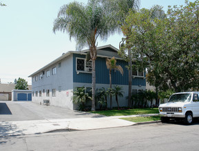 126 E Wilken Way in Anaheim, CA - Building Photo - Building Photo