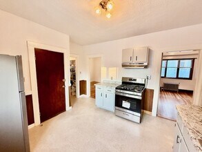 168 Willis Ave, Unit 1 in Medford, MA - Building Photo - Building Photo