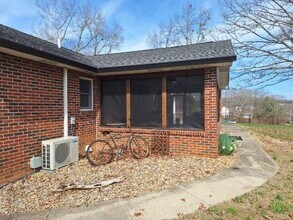 1084 Nease Dr in White Pine, TN - Building Photo - Building Photo