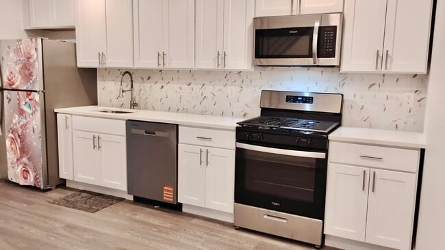 property at 2252 Greenwich St