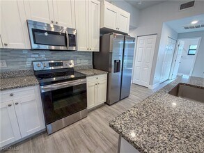 3716 SW 16th Pl in Cape Coral, FL - Building Photo - Building Photo