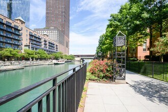 480 N McClurg Ct in Chicago, IL - Building Photo - Building Photo