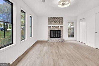 1010 Mathews Ct in Smyrna, GA - Building Photo - Building Photo