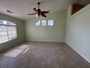 2409 N Linda Vista St in Visalia, CA - Building Photo - Building Photo