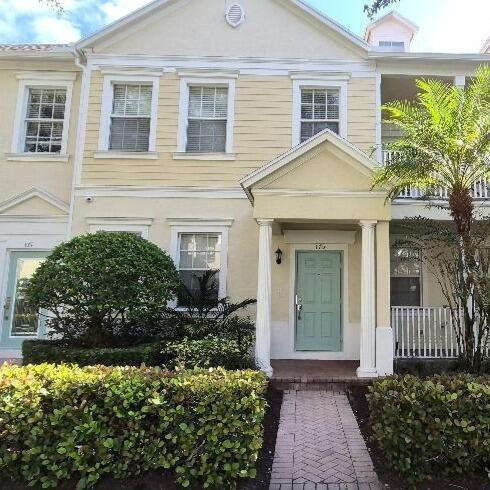 175 E Bay Cedar Cir in Jupiter, FL - Building Photo