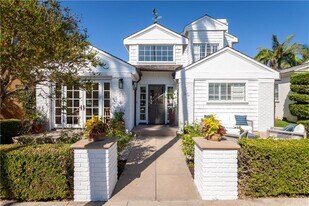 509 Goldenrod Ave, Unit A Front in Corona Del Mar, CA - Building Photo