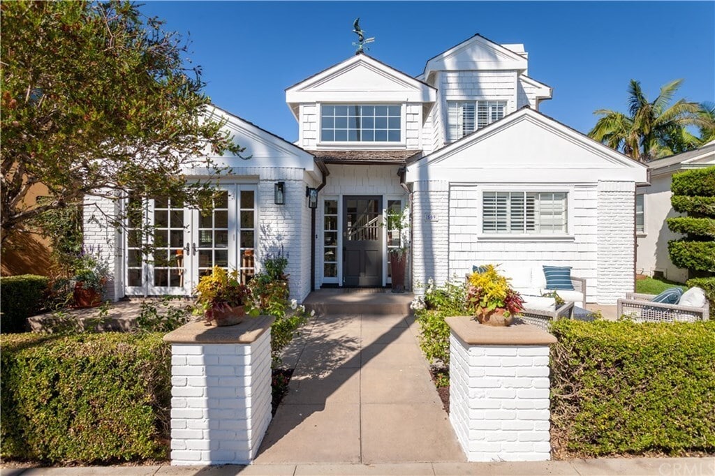 509 Goldenrod Ave, Unit A Front in Corona Del Mar, CA - Foto de edificio