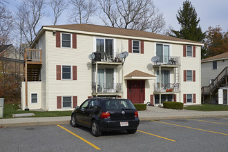 Countryside Terrace in Attleboro, MA - Foto de edificio - Building Photo