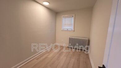 131 Vine St in St Catharines, ON - Building Photo - Building Photo