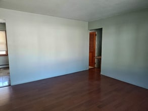 12 Mercury Rd in Edison, NJ - Building Photo - Building Photo