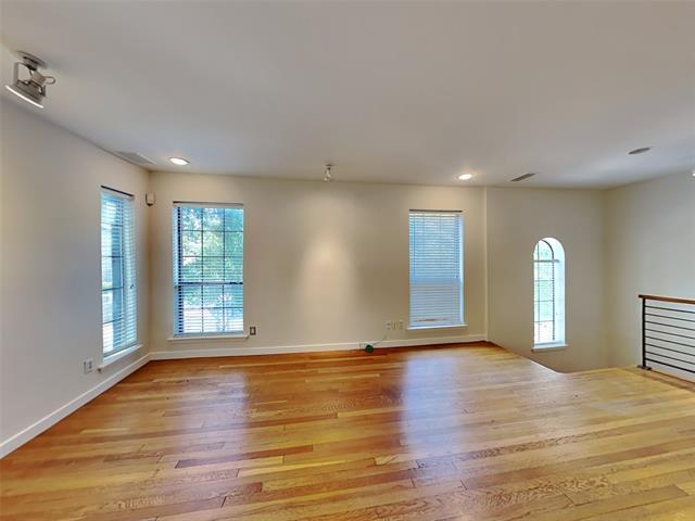 4402 Buena Vista St in Dallas, TX - Building Photo - Building Photo