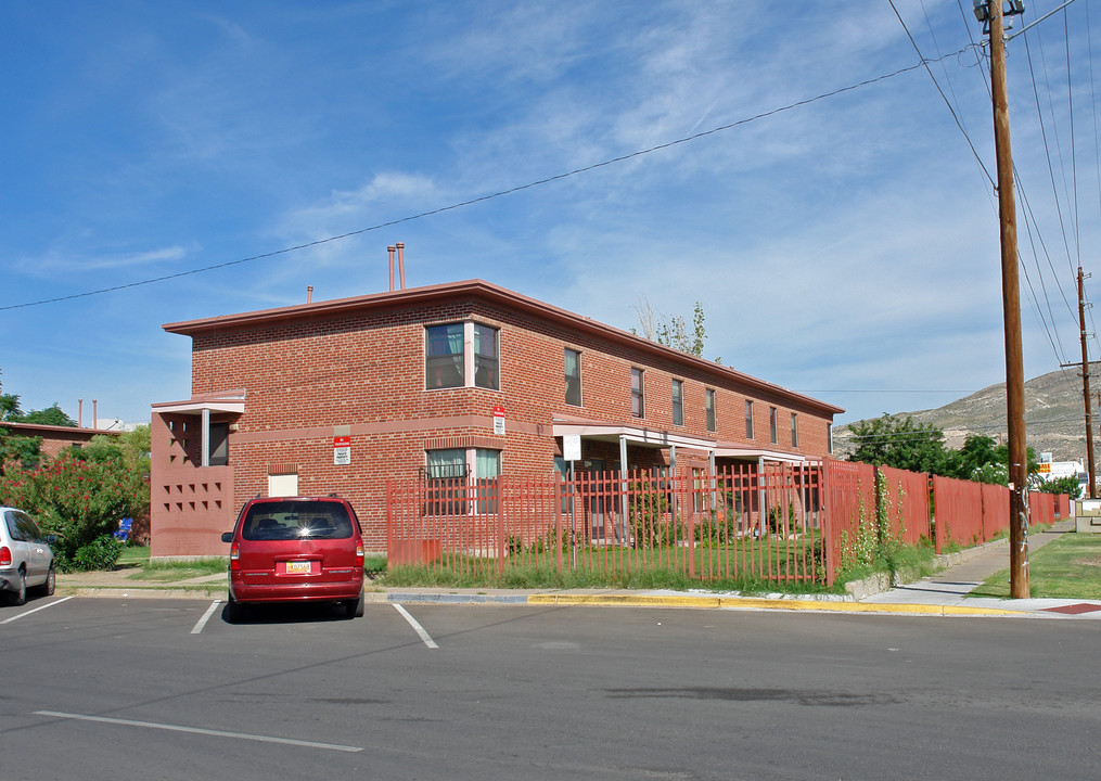 Tays North in El Paso, TX - Building Photo