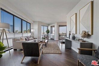 1310 E Ocean Blvd-Unit -507 in Long Beach, CA - Building Photo - Building Photo