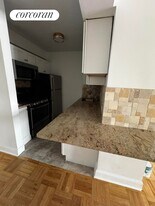 345 E 56th St in New York, NY - Building Photo
