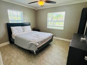 2710 W Grace St in Tampa, FL - Building Photo - Building Photo