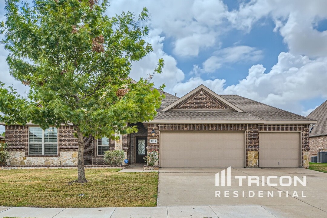 1044 Lufkin Ln in Forney, TX - Building Photo