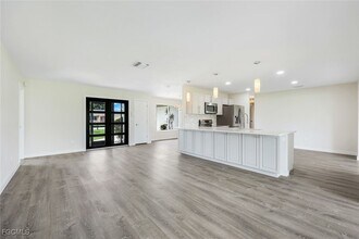 1202 SE 14th Terrace in Cape Coral, FL - Building Photo - Building Photo