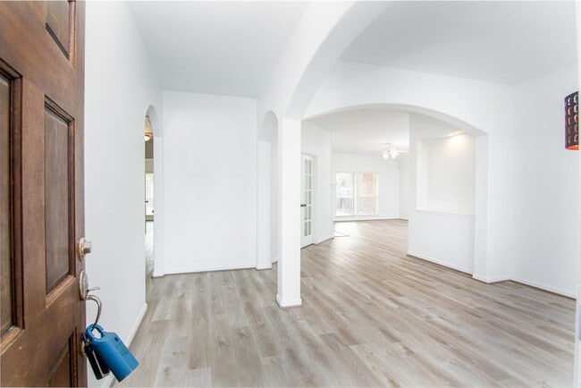 property at 51 N Regan Mead Cir