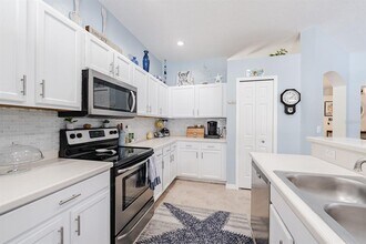 15655 Durango Cir in Brooksville, FL - Building Photo - Building Photo
