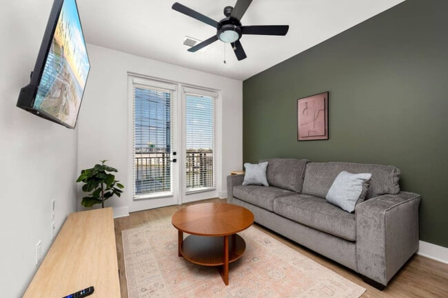 1116 Gramercy Ln in Tampa, FL - Building Photo - Building Photo