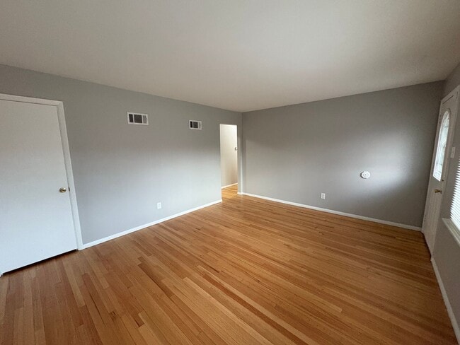 8126 Marilyn Ct in Berkeley, MO - Building Photo - Building Photo