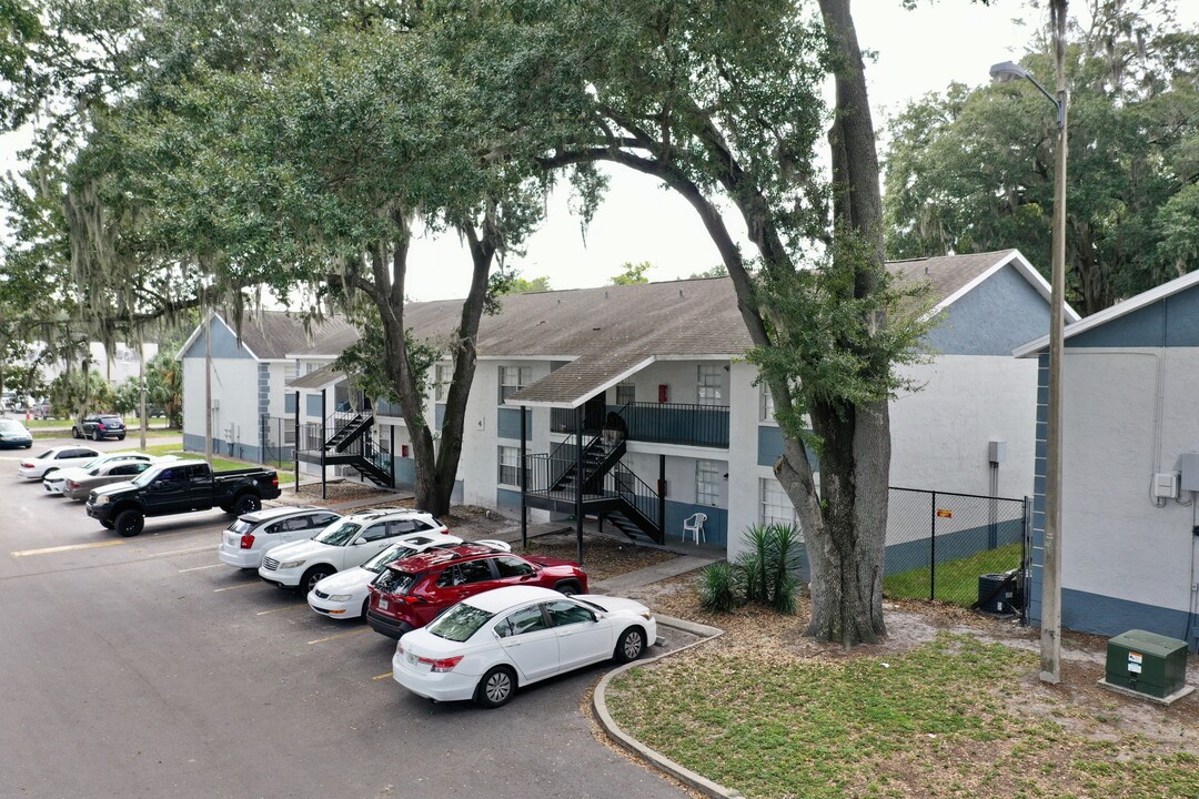 Willow Square Apartments in Tampa, FL - Building Photo