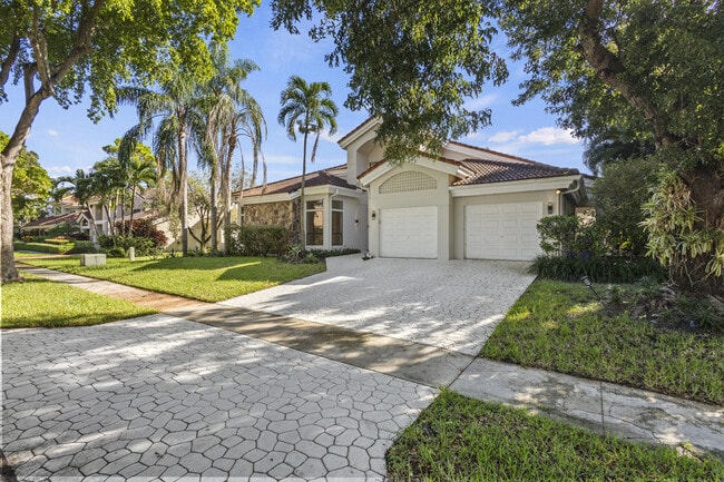 4798 NW 25th Way in Boca Raton, FL - Foto de edificio - Building Photo