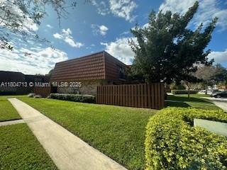 4081 Forest Hill Dr in Hollywood, FL - Building Photo - Building Photo