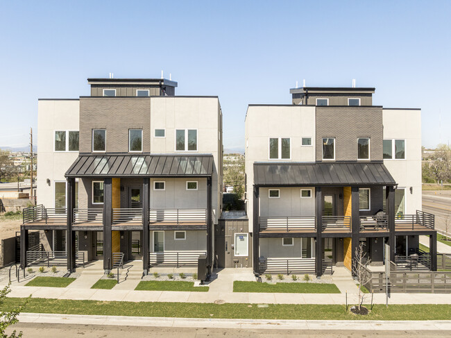 2105 S Galapago St in Denver, CO - Foto de edificio - Building Photo
