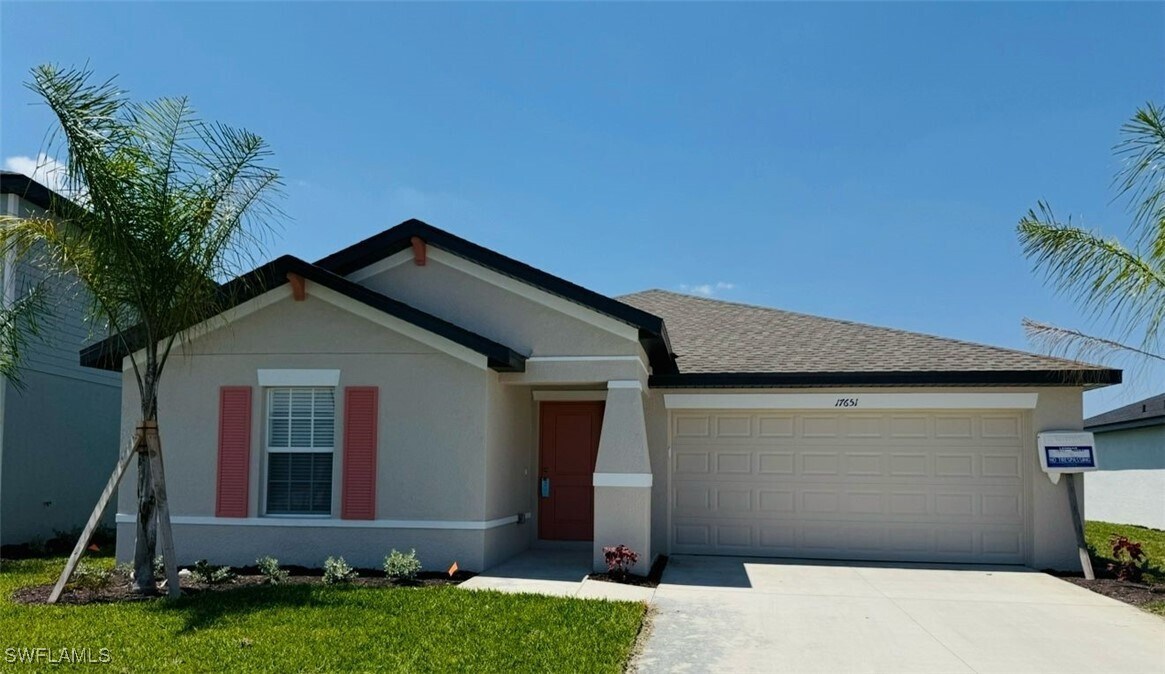 17651 Paradiso Wy in North Fort Myers, FL - Building Photo