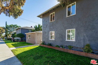 1818 W Glenoaks Blvd in Glendale, CA - Foto de edificio - Building Photo