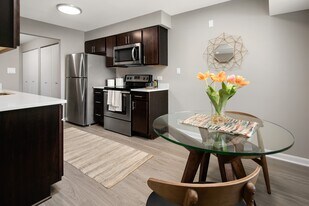 Central Park East in Arlington Heights, IL - Building Photo