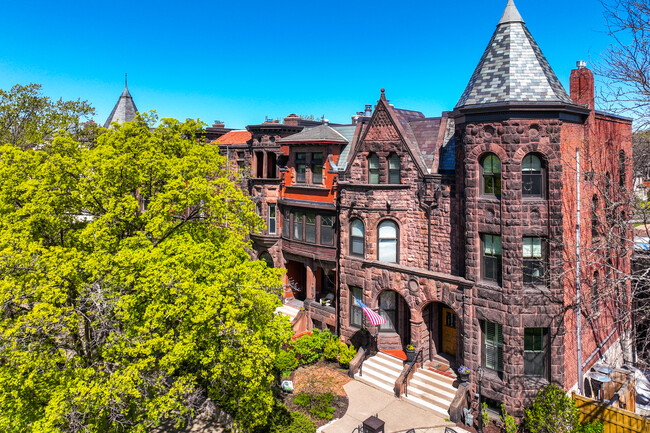 Summit Terrace in St. Paul, MN - Building Photo - Building Photo