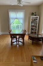430 4th St NE, Unit Upper in Minneapolis, MN - Building Photo - Building Photo