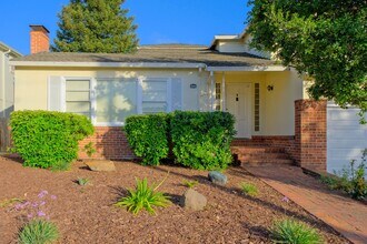 5032 Kearney Ave in Oakland, CA - Building Photo - Building Photo
