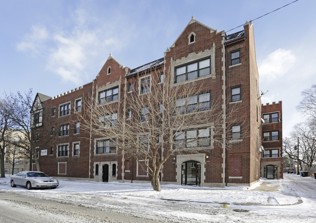 7337 S Ridgeland Ave in Chicago, IL - Building Photo