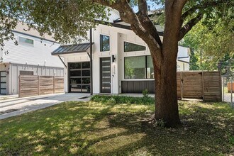2715 E 3rd St in Austin, TX - Building Photo - Building Photo