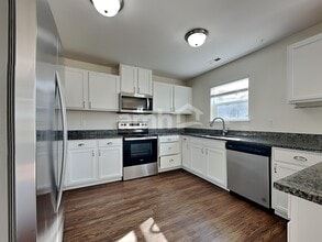 306 Nelsen St NE in Orting, WA - Building Photo - Building Photo