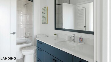 1007 S Mint St, Unit 914 in Charlotte, NC - Building Photo - Building Photo