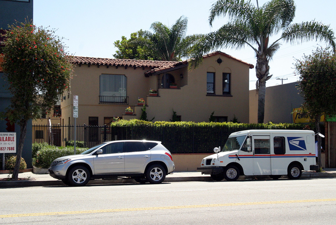 3764 Motor Ave in Los Angeles, CA - Foto de edificio
