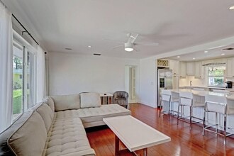7115 Venetian Way in West Palm Beach, FL - Building Photo - Building Photo