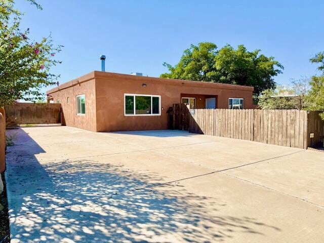 2433 Valencia Dr NE in Albuquerque, NM - Building Photo - Building Photo