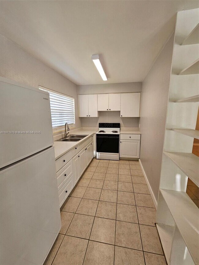 1544 NW 6th Ave in Fort Lauderdale, FL - Building Photo - Building Photo