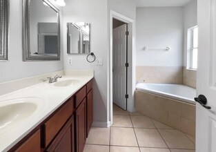 3583 Old Village Dr in Orange Park, FL - Foto de edificio - Building Photo