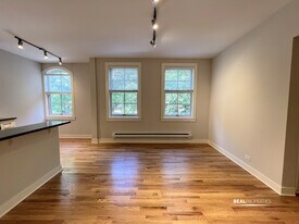2420 N Kedzie Blvd in Chicago, IL - Building Photo